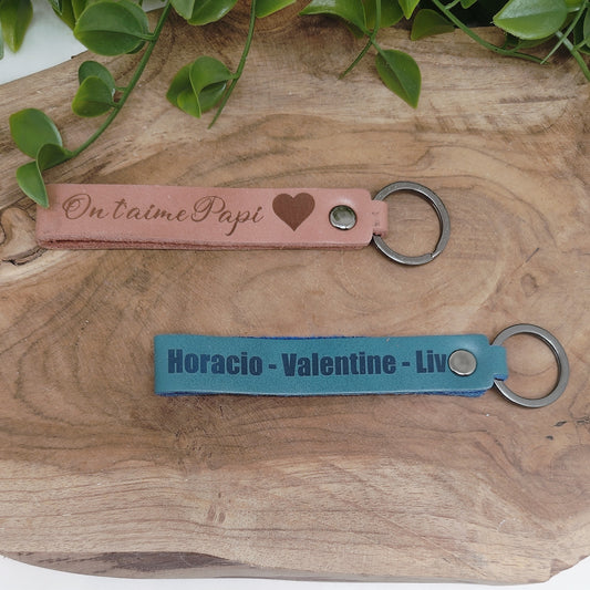 Porte-clef long en simili cuir