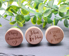 Charger l&#39;image dans la galerie, Bouchon personnalisé en bois et liège
